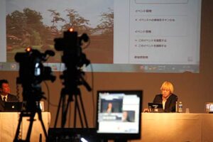 燕市で開かれた地方革命文化会議県央サミット出演後に被災地を訪れた津田大介さんがラジオ番組で現地リポート