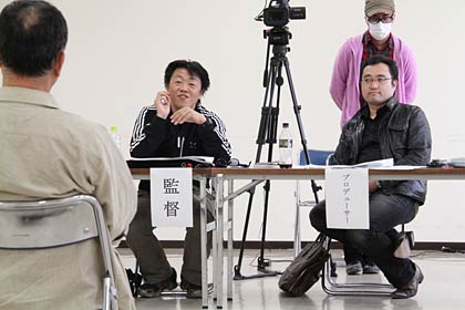 審査を行う左がナシモト監督、右が島田プロデューサー