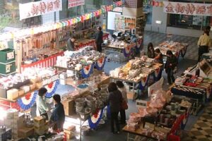 燕三条地場産業振興センター5月1日から5日まで「じばさんゴールデンウイークフェアー2011」、4月29日から先行して金物特価市スタート