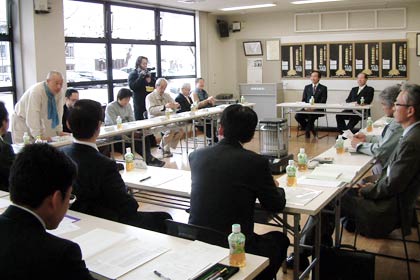 4月20日に開かれた第1回三条削ろう会東日本大震災復興祈願・三条記念事業実行委員会