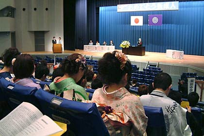 「憲法記念日」の3日、加茂市で行われた平成23年度成人式