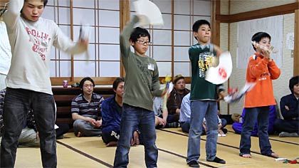 ひょっとこも汗だくで練習