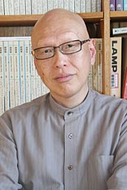 新潟県内大学合同卒業設計コンクール2011の実行委員長を務める新建設計の金子さん