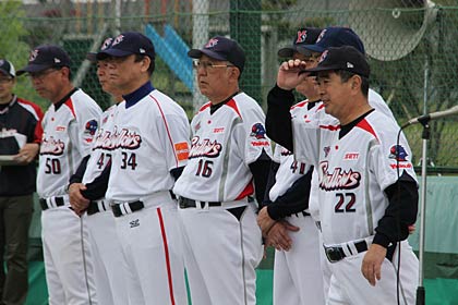 少年野球教室で指導者のOB紹介