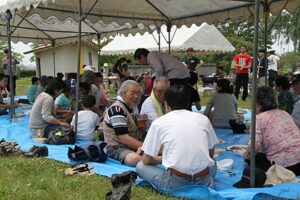 フード&バー「noanoa」が燕市に避難している人たちを招待してバーベキュー