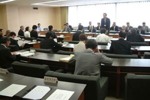 6日開かれた三条市議会6月定例会の議案概要説明会