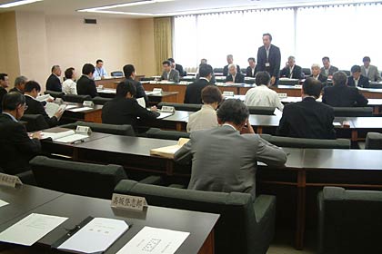 6日開かれた三条市議会6月定例会の議案概要説明会