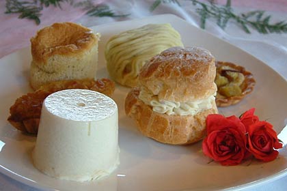 試食したさまざまなスイーツ