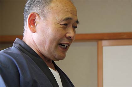 6年生の質問に答える山吾食堂の山井店主