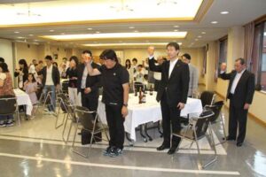 「はばたけ燕実行委員会」が燕のご当地映画『アノソラノアオ』の制作で慰労会