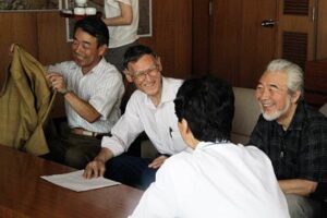 ふれあいフォーラム実行委員会が東日本大震災に伴う義援金に燕市に7万円余りを寄付