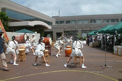 2日に三条市総合福祉センターで行われた「“浜通り×さんじょう”交流イベント」