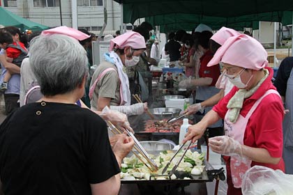 兵庫県豊岡市から贈られた但馬牛と野菜のバーベキュー