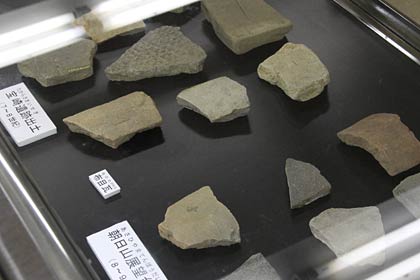 宝崎遺跡、朝日山展望台遺跡から出土した布目瓦