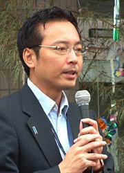 ボランティアを激励する国定三条市長