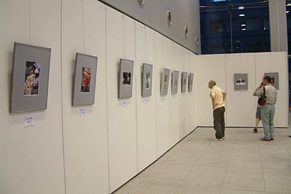 18日までリサーチコアで開かれているキャノンフォトクラブ新潟県央の第9回作品展