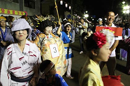 仮装盆踊り大会