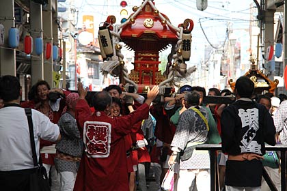 第40回飛燕夏まつりの燕1000人みこし