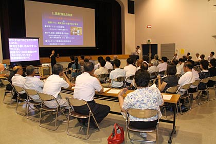 燕市分水公民館で開かれた「市長とのふれあいトーク」