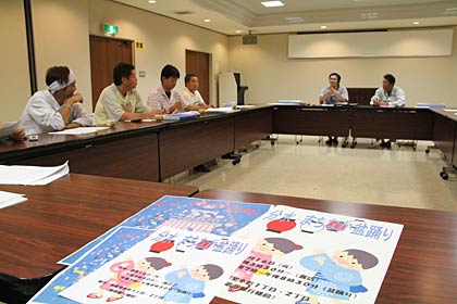 25日夜、「まちなか盆踊り」の2回目の全体会議を開いた分水商工会青年部