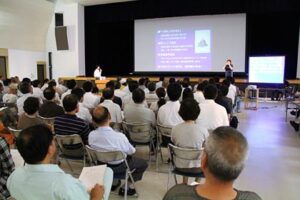 27日に吉田産業会館で開かれた燕市内3地区で最後、吉田地区での「市長とのふれあいトーク」