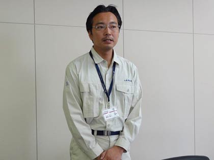 会見で三条、栄地域の避難戒告解除を発表する国定三条市長