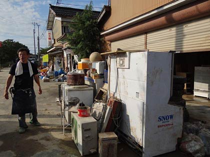 JR保内駅前周辺の浸水被害、大橋商店（食料品店）