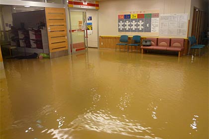 病院1階部分が浸水、ピークは床から80センチもの高さに