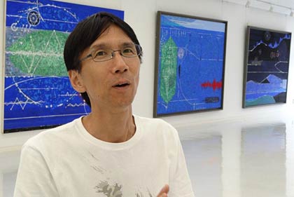 個展会場の鈴木國男さん