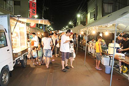 テント村もにぎやかに