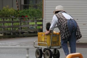 25日の三条は雨が降ったりやんだりだったが、気温は30.5度まで上がって1週間ぶりの真夏日に