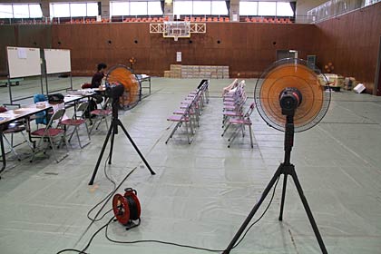 25日午後の三条市災害ボランティアセンター下田本部のようす