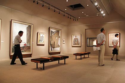 19日まで燕市産業史料館で開かれている横山操初期作品展