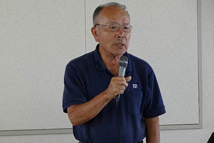 あいさつする鳥部実行委員長