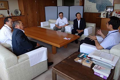 国定三条市長と歓談