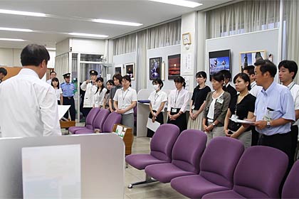 訓練後に燕署による講評