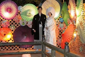 加茂JCが小京都を楽しむ会「AKARIBA 2011秋」で初めてあかりの結婚式「AKARIBA Wedding」、豪華で厳か、雅な式に大勢の見物客でにぎわう