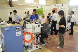 29、30日と燕三条地場産業振興センターで開かれている「燕三条ものづくり連携フォーラム」と「バリ取り仕上げ加工技術展 in 燕三条2011」