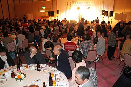 にぎやかな交流懇談会に