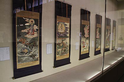 27日まで三条市歴史民俗産業資料館で開かれている「謎の画人　中村芳渓」