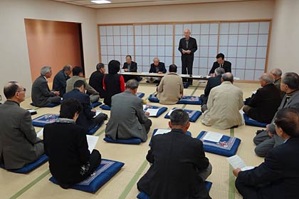 「一体校問題について市教育委員会の考えを聞く会」の聞く会の報告会