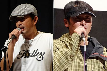 MCのCrazy Keiizyさん(左)、スノーボードデモンストレーター高波徹さん(右)