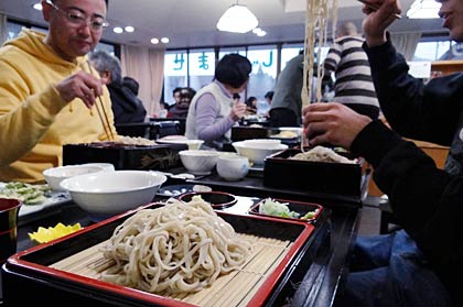 20日にレストラン「庭月庵 悟空」で行われた「新そばと日本酒を楽しむ会」