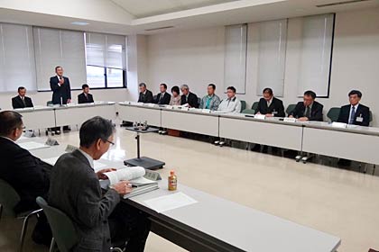 21日開かれた第22回三条市小中一貫教育検討委員会