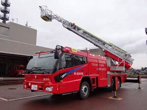 燕・弥彦総合事務組合消防本部が配備した最新鋭の35m級はしご車