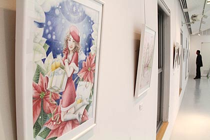 11日まで三条東公民館で開かれている渡辺花子さんの個展「hanacoten vol.2」