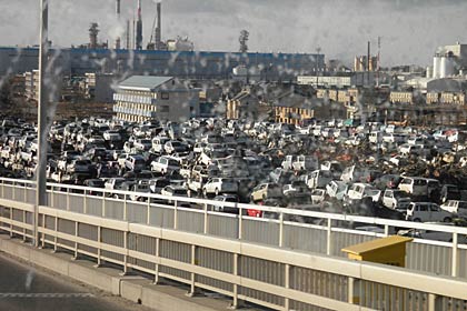 石巻市のの廃車の山