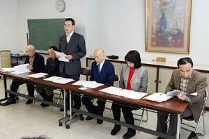27日行われた「小中一体校の問題を考える会」と「私たちの三条市をつくる市民の会」の記者会見