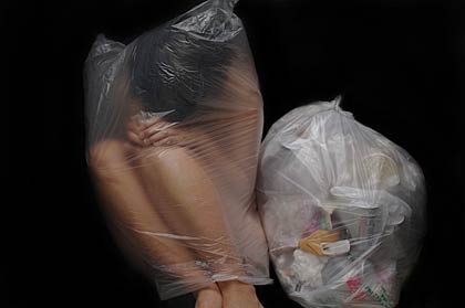  「大地と花びらの写真展」の作品