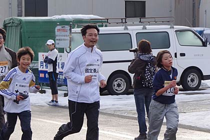 3kmコースで歩かすに「完走」した国定市長